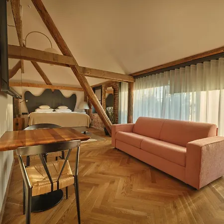 Apartamento Handmade - Free Gated Parking - Self Check In *