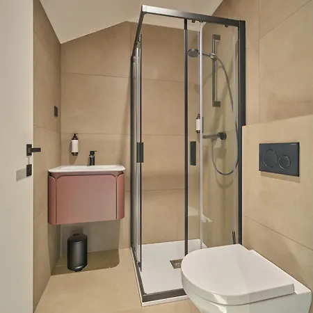 Apartamento Handmade - Free Gated Parking - Self Check In