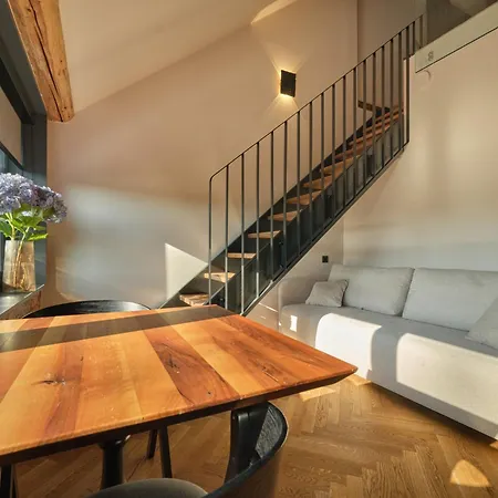Handmade - Free Gated Parking - Self Check In Apartamento Liubliana