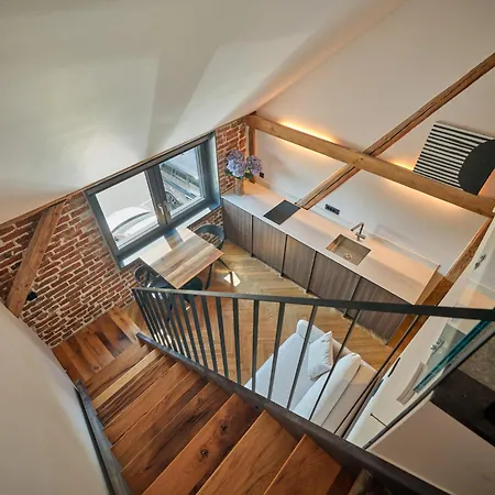 Handmade - Free Gated Parking - Self Check In Apartamento Liubliana